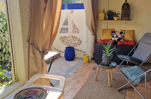 Cerbere Apartment | T2 37 m² in a protected cove, terrace, small garden, mountain view.
