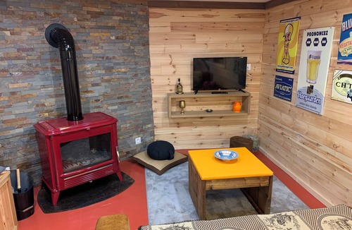 Pra Loup Apartment | T2 4 Personnes - Terrasse- Barbecue et Jardin Partagés - Cheminée