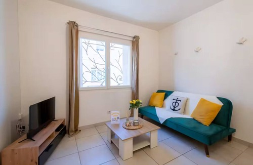 Aigues-Mortes Apartment | T2 Aigues Mortes 40 metres from the ramparts