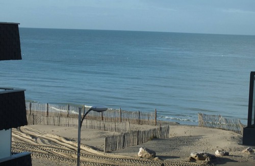 Fort-Mahon-Plage Apartment | T2 Apartment in Fort-Mahon-Plage, sea view, private parking