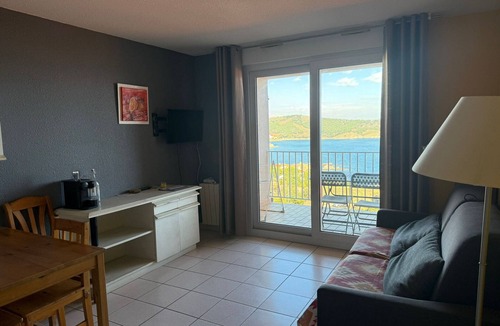 Banyuls-sur-Mer Apartment | T2 Apartment in Banyuls-sur-Mer with Wifi and Parking