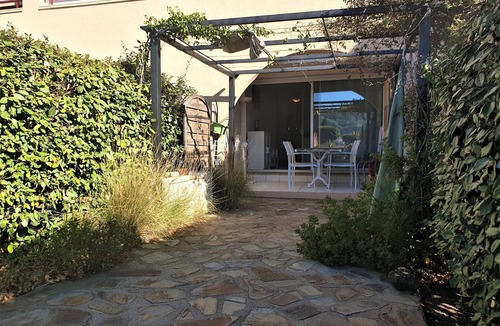 Banyuls-sur-Mer Apartment | T2 Apartment with parking and garden 300 m from the beach