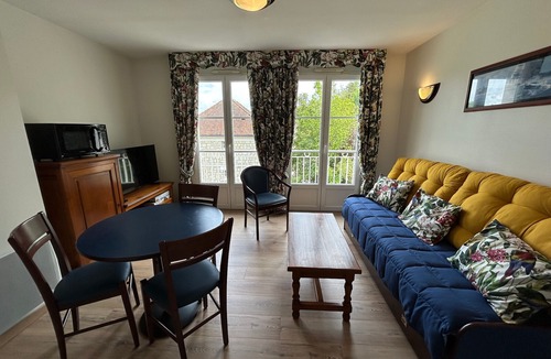 La Roche-Posay Apartment | T2 Apartment with Balcony and Shared Pool, Near Spa