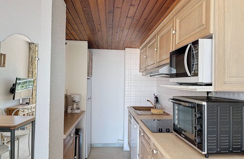 Carnon-Plage Apartment | T2 Apartment with Terrace, Air Conditioning and Parking