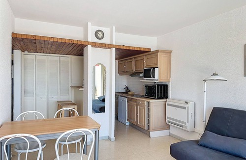 Carnon-Plage Apartment | T2 Apartment with Terrace, Air Conditioning and Parking