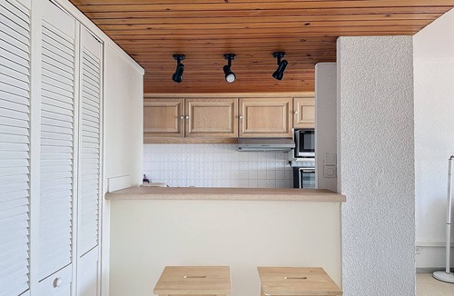 Carnon-Plage Apartment | T2 Apartment with Terrace, Air Conditioning and Parking