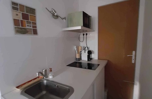Entraigues-sur-la-Sorgue Apartment | T2 au Calme Bien Desservi Proche D'avignon, du Parc Aquatique de Monteux