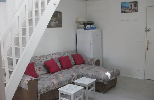 Saint-Georges-de-Didonne Apartment | T2 bis 200m from beach - parking -