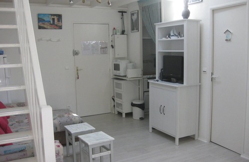 Saint-Georges-de-Didonne Apartment | T2 bis 200m from beach - parking -