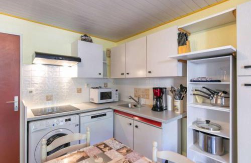 Esquieze-Sere Apartment | T2 cabine 6 pers avec balcon, parking privé, proche commodités et stations de ski - FR-1-402-122