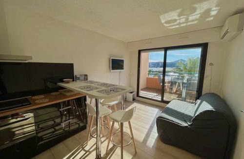 Plage d'Argeles Apartment | T2 Cabine Climatisé à Argelès avec Parking - FR-1-388-228