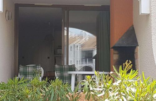Le Barcares Apartment | T2 calme avec terrasse et accès à la piscine au bord du lac - FR-1-195-77