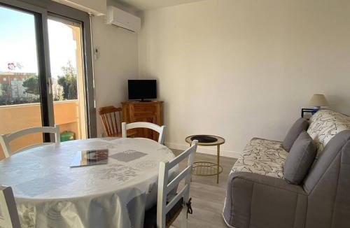 Le Port Apartment | T2 climatisé avec parking à Canet Plage, proche mer - FR-1-696-115