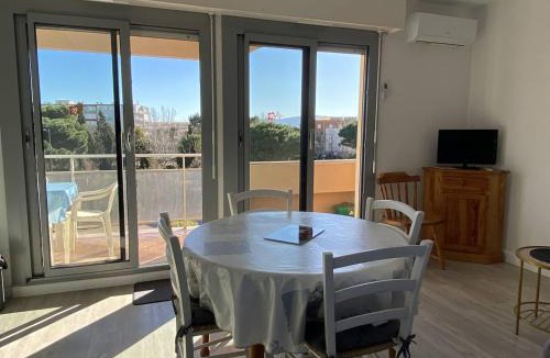 Le Port Apartment | T2 climatisé avec parking à Canet Plage, proche mer - FR-1-696-115