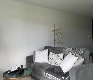 Belley Apartment | T2 cosy avec terrasse et jardin à Belley