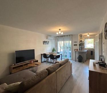 Toulouse North Apartment | T2 cosy, calme et 2 Parking privé avec Piscine