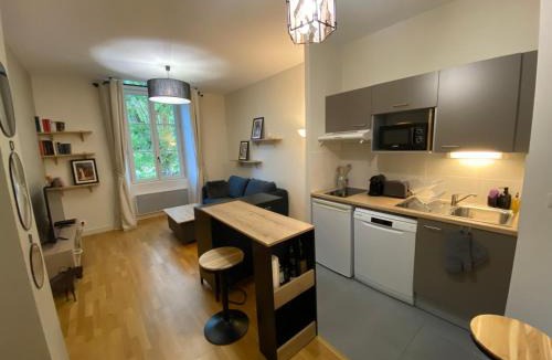 Les 3 Cites Apartment | T2 cosy et calme, parking privé et fibre inclus