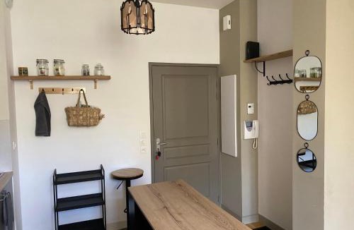 Les 3 Cites Apartment | T2 cosy et calme, parking privé et fibre inclus