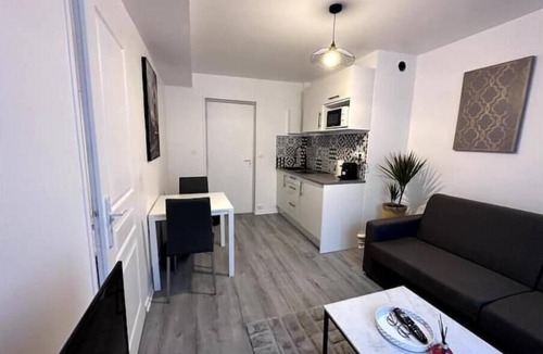 Beauvais Apartment | T2 Cosy Plein Centre 10mn à Pied de la Gare