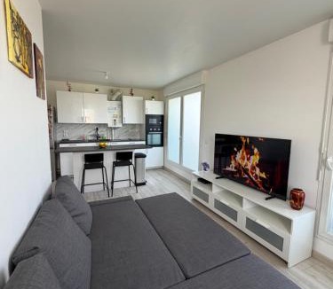 Trappes Apartment | T2 cosy proche Versailles