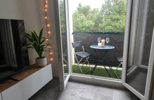 Moulin a Vent Apartment | T2 Cosy romantic, balcon,clim, parking gratuit
