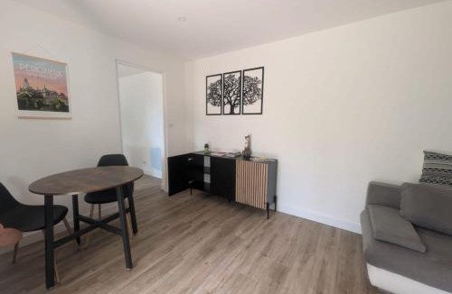 Boulazac-Isle-Manoire Apartment | T2 cosy- terrasse privée aux portes de Périgueux