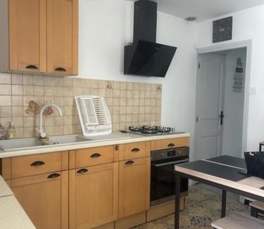 Saint-Julien-en-Saint-Alban Apartment | T2 dans charmant petit village avec commodité