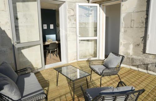Cognac Apartment | T2 de 55m2 avec toit terrasse, hyper centre, wifi, draps, savons et serviettes fournis