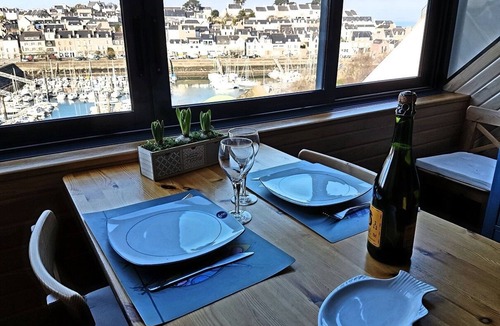 Douarnenez Apartment | T2 duplex apartment facing the marina