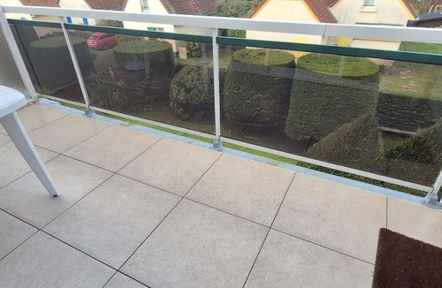 Cucq Apartment | T2 Duplex for 4 with balcony and parking, pets allowed