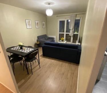 Les Ulis Apartment | T2 entier Chambre+Salon+Cuisine