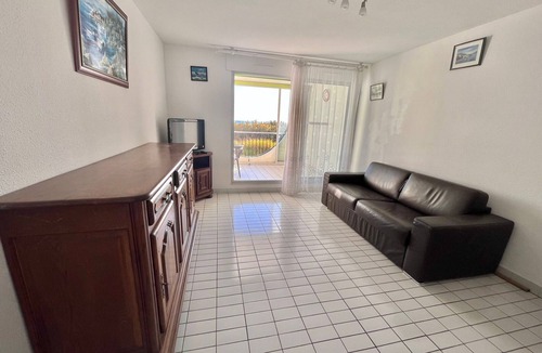 Le Couchant Apartment | T2 for 5, sea view, parking, beachfront in La Grande Motte