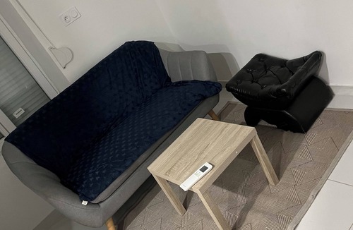 Bagnols-sur-Ceze Apartment | T2 in a quiet villa