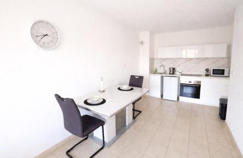 Narbonne Apartment | T2 lumineux avec parking privé