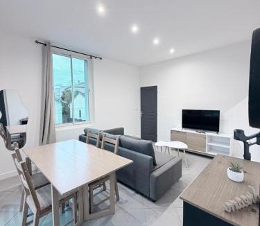 Le Boulou Apartment | T2 lumineux avec vue sur les montagnes