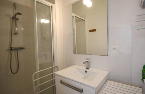 Bagneres-de-Luchon Apartment | T2 Lumineux Centre Luchon, 4 Pers, Parking, Proche Thermes & Télécabine - FR-1-313-230