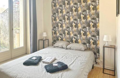 Moret-sur-Loing Apartment | T2 lumineux- Terrasse- Centre-ville- Tout à pied