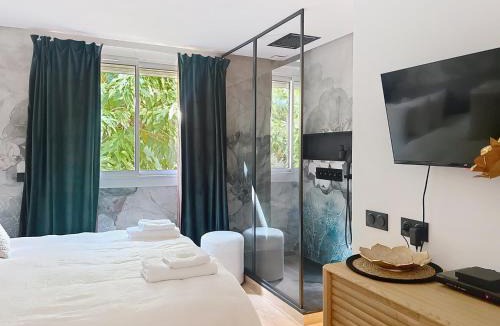 Le Grand Large Apartment | T2 Luxe Canet - 50m plage - Séjour romantique & Love room