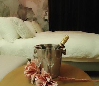 Le Grand Large Apartment | T2 Luxe Canet - 50m plage - Séjour romantique & Love room