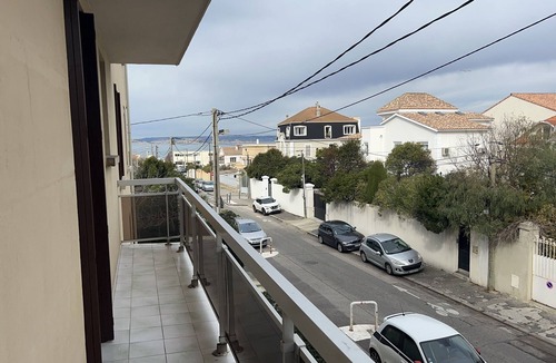 8th Arrondissement Apartment | T2 madrague de montredon 13008, very popular area, 5 minutes walk to the sea.