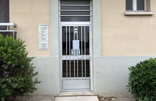 8th Arrondissement Apartment | T2 madrague de montredon 13008, very popular area, 5 minutes walk to the sea.