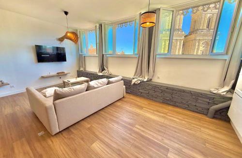 Auch Apartment | T2 Moderne - Vue Cathédrale - 90m2