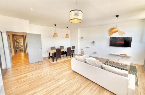 Auch Apartment | T2 Moderne - Vue Cathédrale - 90m2