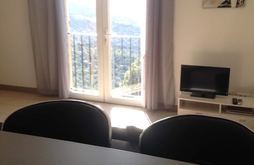 Tralonca Apartment | -T2 NEW EAGLE'S NEST