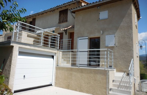 Draix Apartment | T2 new prox design. Digne (04) 4 pers. Garage, Garden