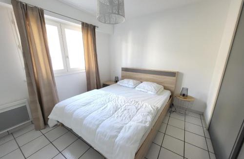 Les Sables d'Olonne Apartment | T2 Rénové avec Terrasse à 200m de la Plage, Proche Commerces - Les Sables-d'Olonne - FR-1-92-814