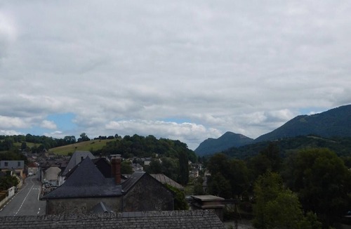 Saint-Pe-de-Bigorre Apartment | T2 refurbished - 4 pers - Quiet and relaxing 10 min from Lourdes