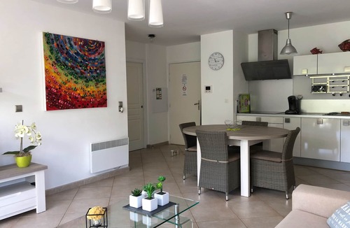 Calvi Apartment | T2 standing in quiet area. Magnificent mountain view.