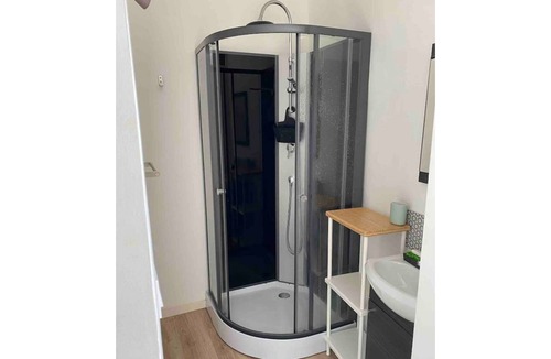 Saint-Thibery Apartment | T2 sunny and air-conditioned