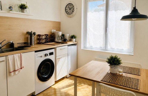 Saint-Quentin Apartment | T2 with lots of character
